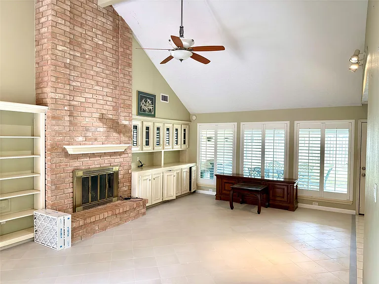 14834 Charlmont Dr — Photo 5