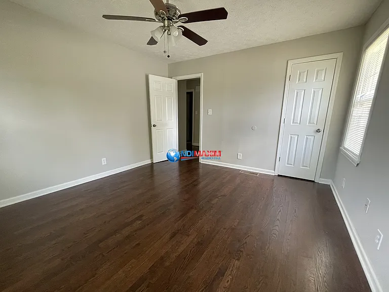 951 Northside Dr — Photo 4
