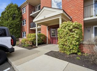 32 Maple Crest Cir APT G, Holyoke, MA 01040