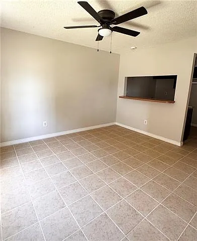 905 Linda Ln #E — Photo 3