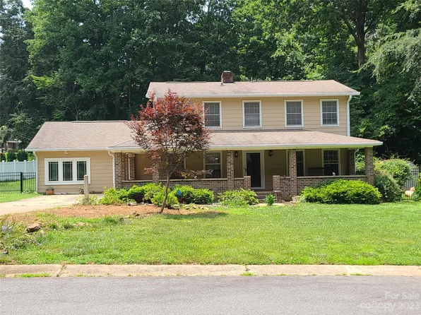 7009 Rothmore St, Charlotte, NC 28215