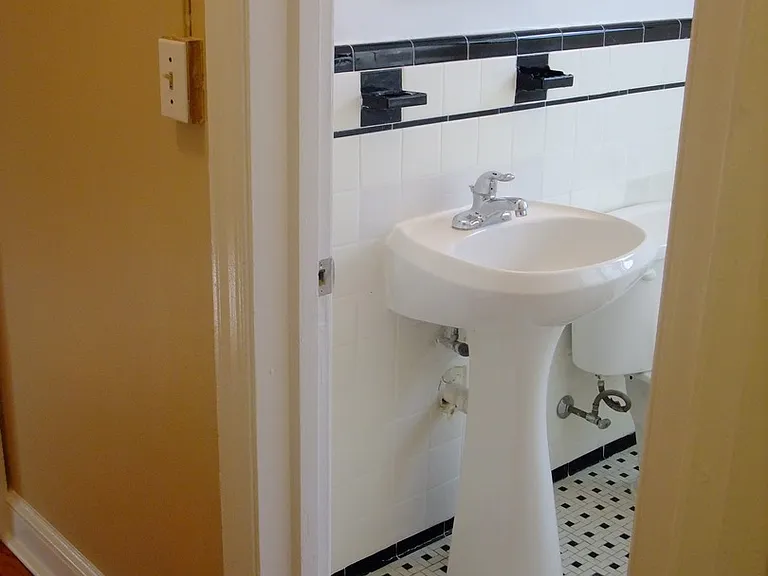 8401 Greenwood Ave — Photo 22
