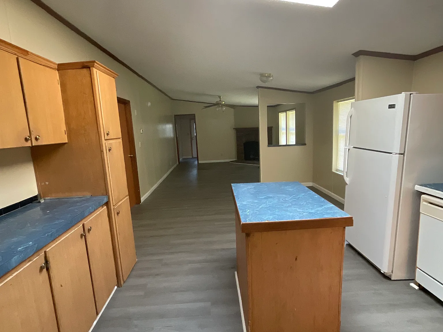 4 bed, 2052 sqft, $1,695 — Photo 2