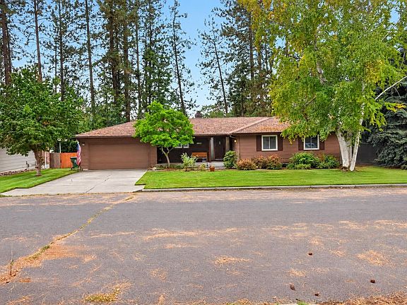3rd image of 10117 N Larchwood St