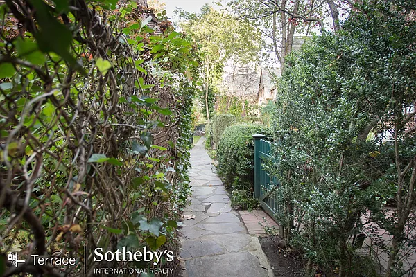 Rented by Terrace Sotheby's International Realty | media 36