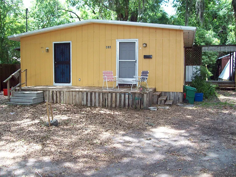 816 NW 1st Pl #A — Photo 1