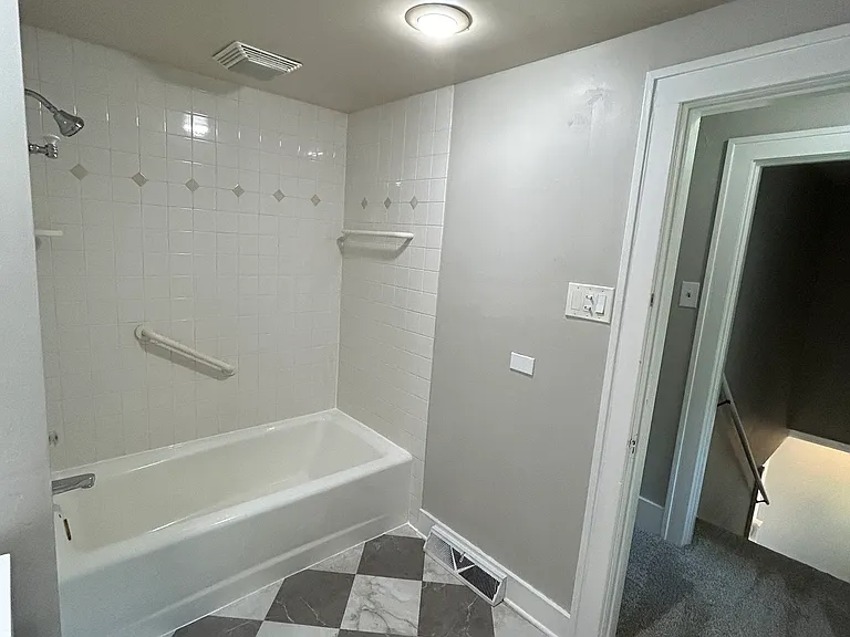2217 Donald St — Photo 25