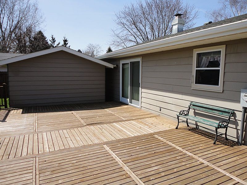 2nd image of 219 N 9th Ave