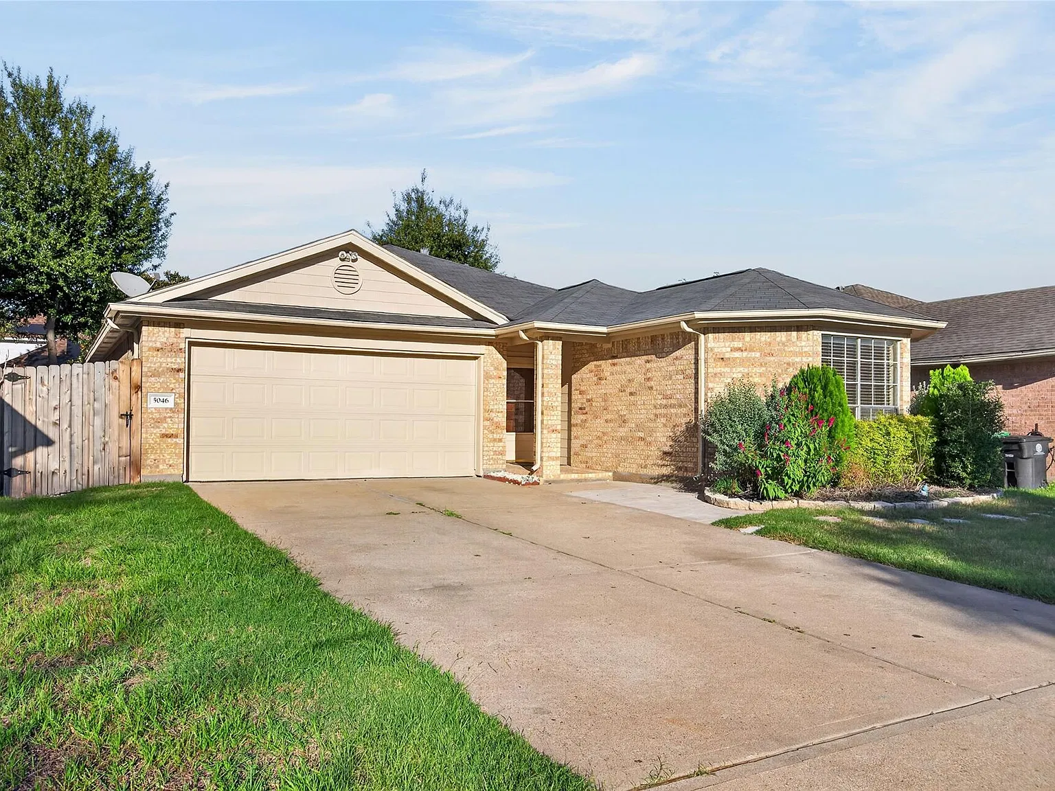 3 bed, 2.0 bath, 1313 sqft, $1,950 — Photo 1