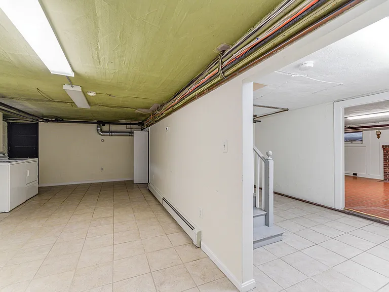 48 Acacia Ave — Photo 30