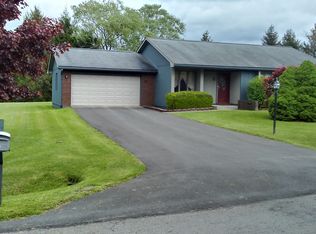 15 Willow Dr, New Wilmington, PA 16142