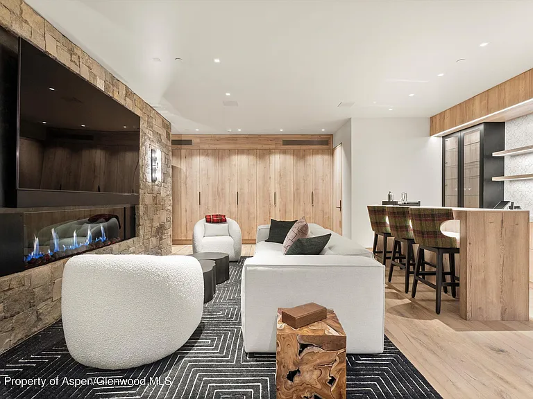 543 Walnut St #B — Photo 9