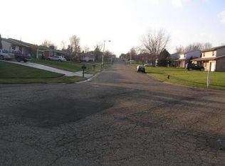 811 Taff Cir, Louisville, OH 44641