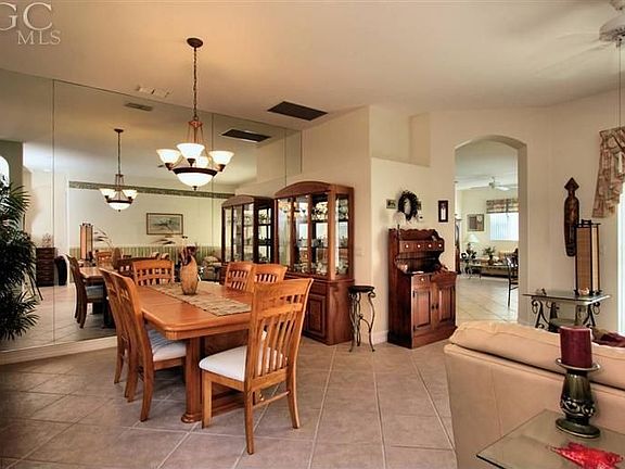 4th image of 12570 Venicia Dr