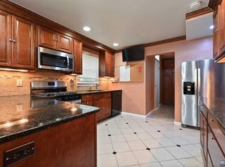 145 Tenafly Rd, Tenafly, NJ 07670