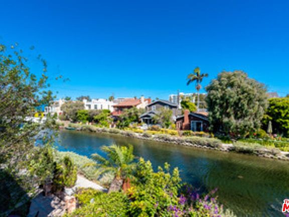2nd image of 225 Sherman Canal
