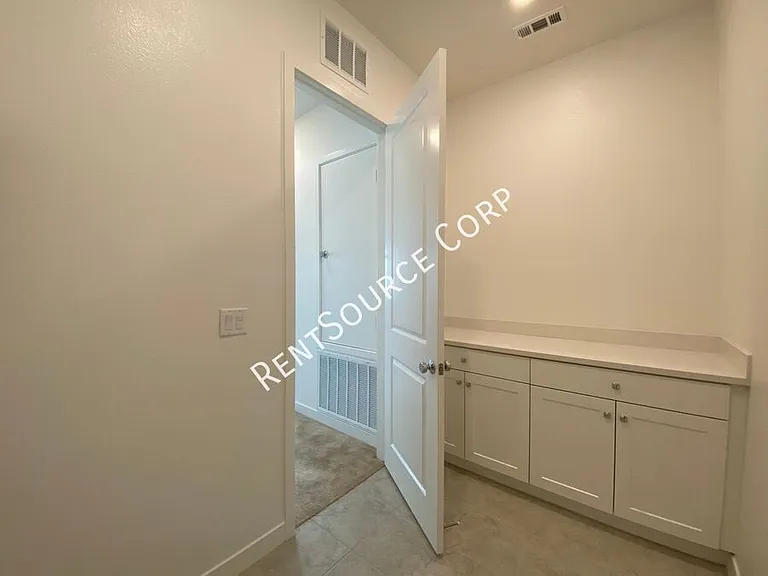 26955 W Prospector Rd #305 — Photo 15