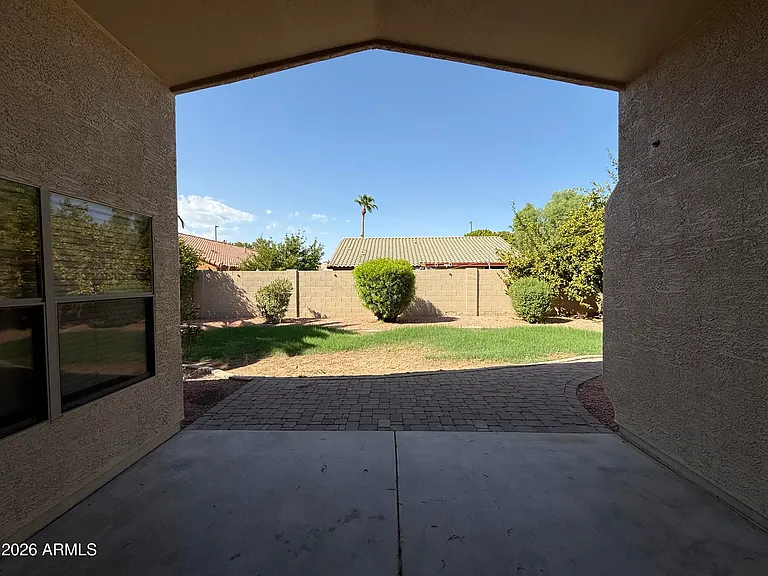 1644 E Oakland St — Photo 42