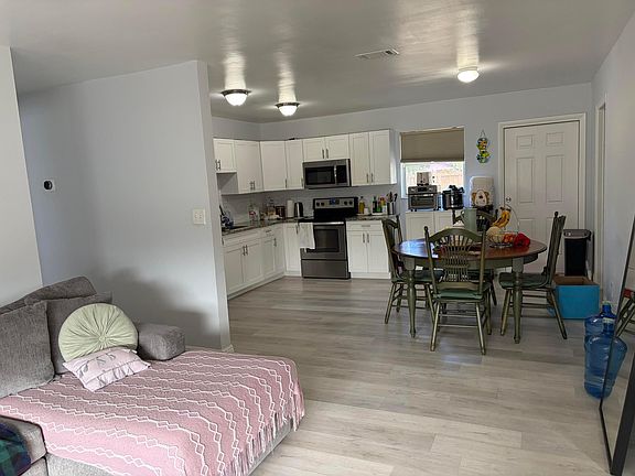 5th image of 420 NW 7th Terrace