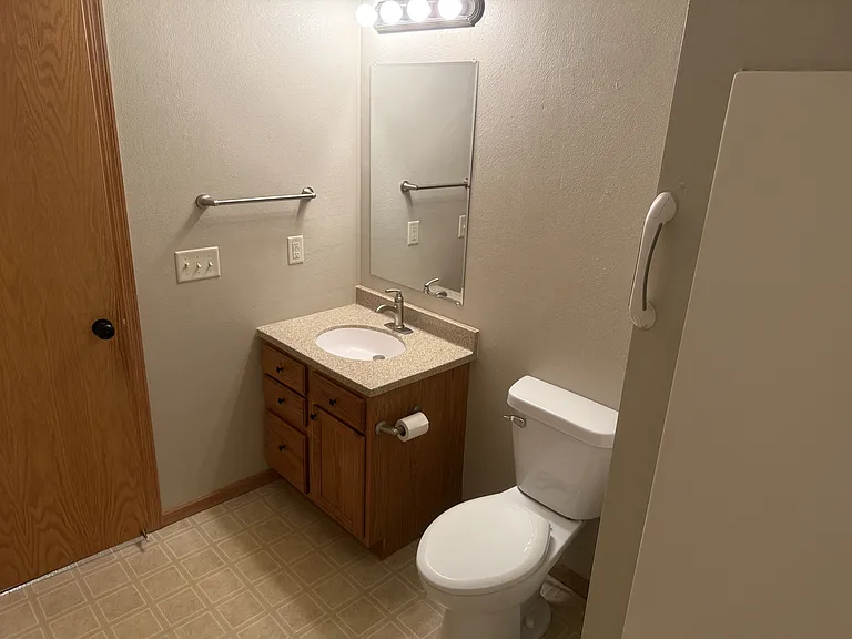 2701-2703 N Wuthering Hills Dr — Photo 4