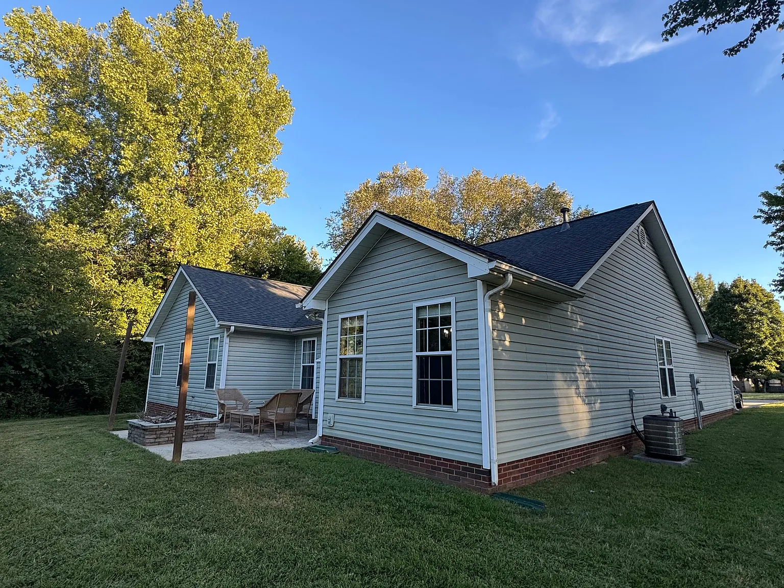 3 bed, 1695 sqft, $1,950 — Photo 3