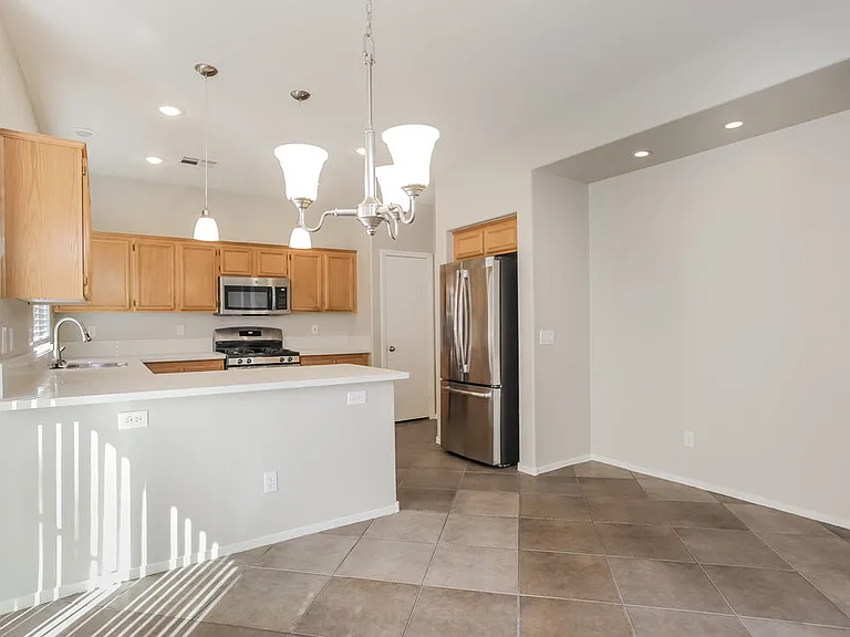 10413 Sloping Hill Ave — Photo 6