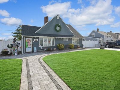 1 Forester Lane, Levittown, NY, 11756