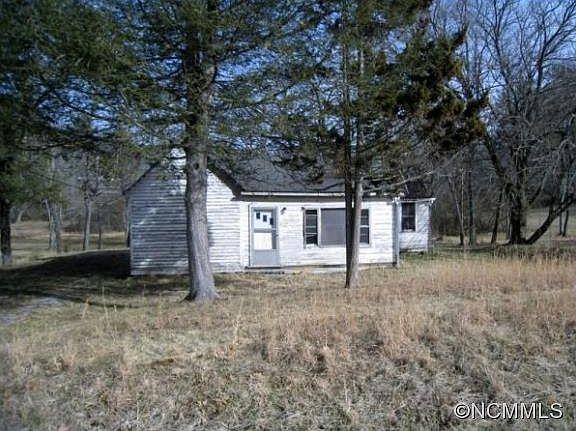 2nd image of 1926 Old Kanuga Rd
