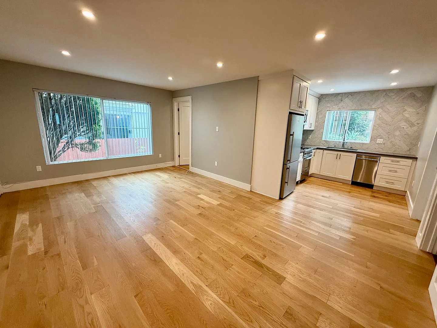 724 Ashland Ave — Photo 2