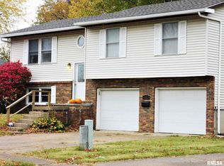 1373 Crestview Dr, Springfield, IL 62702