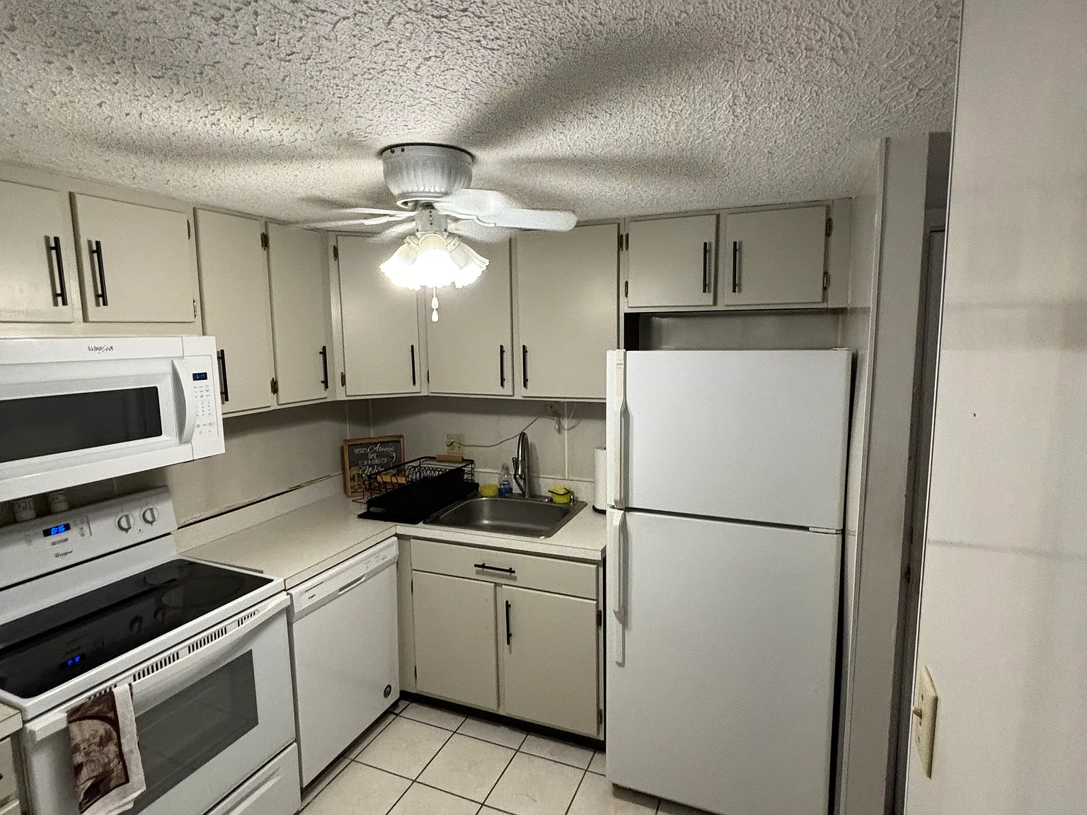 2106 Kanawha Blvd E — Photo 4