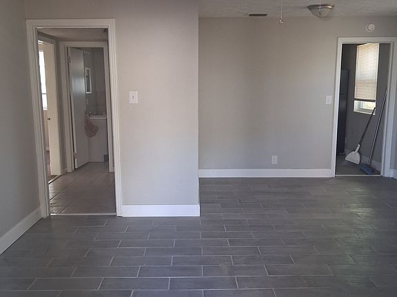 3rd image of 1072 Mackinaw St