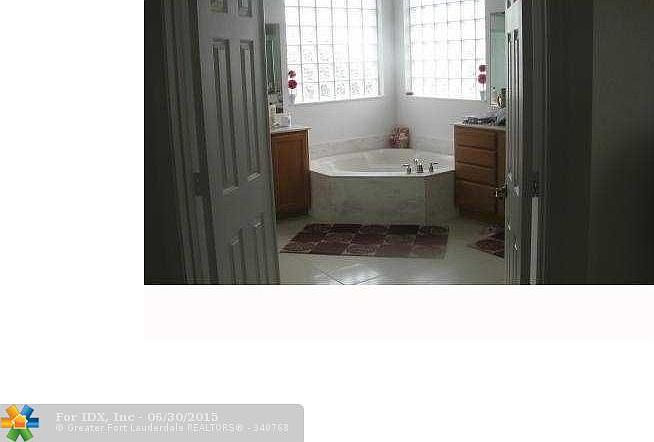 2nd image of 1027 Grove Park Cir