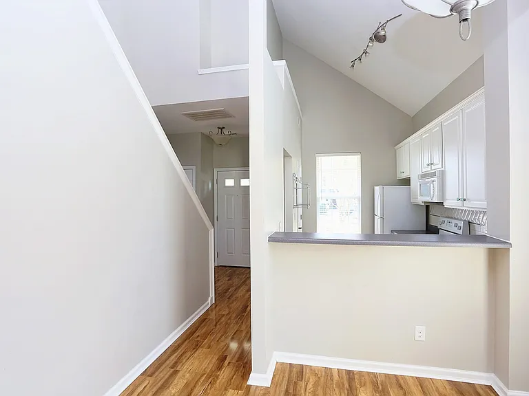 915 Cinnamon Dr — Photo 11