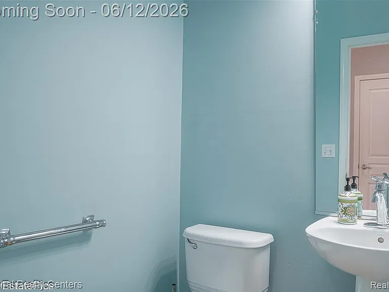 45149 Bartlett Dr — Photo 16
