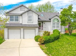 15724 Barkley St, Overland Park, KS 66223