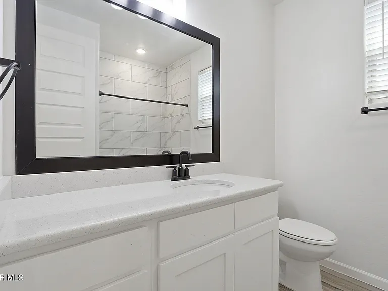 253 Farnborough St — Photo 29