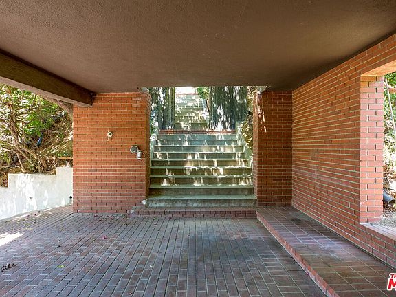 5th image of 8573 Franklin Ave