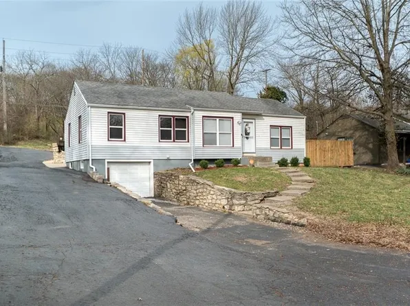 8102 Oldham Rd, Kansas City, MO 64138