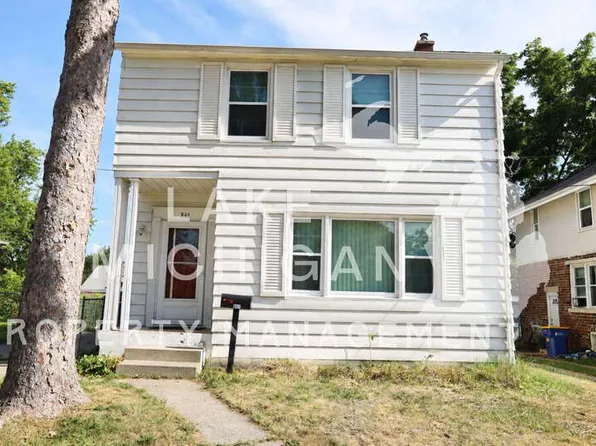 841 Capen St NE, Grand Rapids, MI 49503