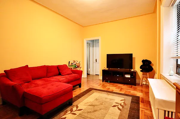 Sold by Remax Edge | media 10