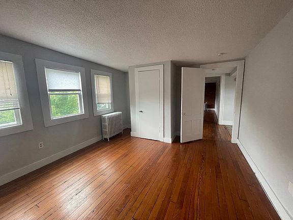 5th image of 64 Edgewood Ave #3