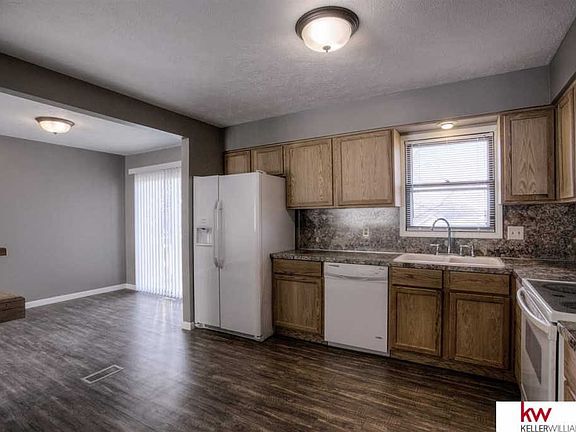 5th image of 7314 Thorn Apple Ln