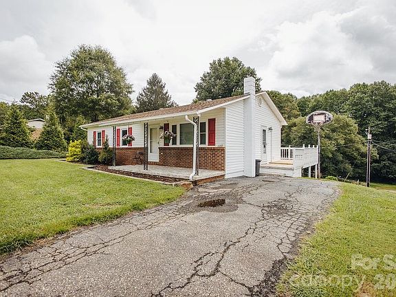 3rd image of 1559 Zion Hill Rd