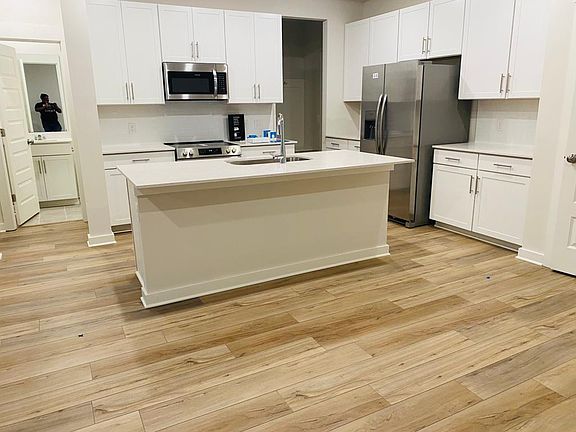 4th image of 2052 Township Dr