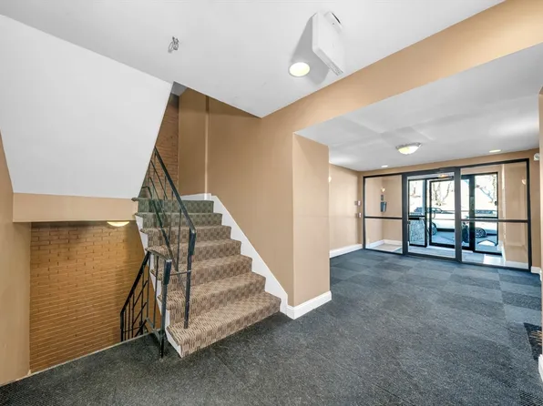44 Lafayette Ave APT 408, Chelsea, MA 02150
