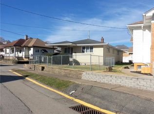 704 1st St, Charleroi, PA