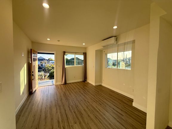 5th image of 3025 Lanfranco St #3027