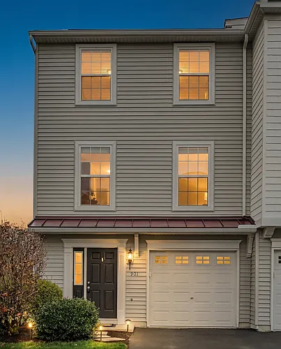 901 Heather Way Photo 1