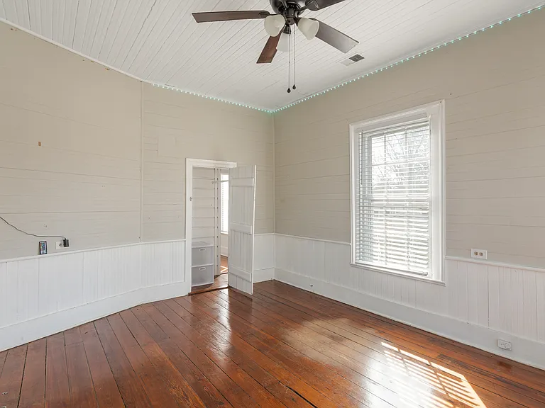 515 Center St — Photo 21